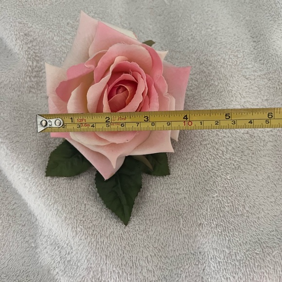 VINTAGE FABRIC ROSE WITH METAL CLIP - Picture 2 of 7